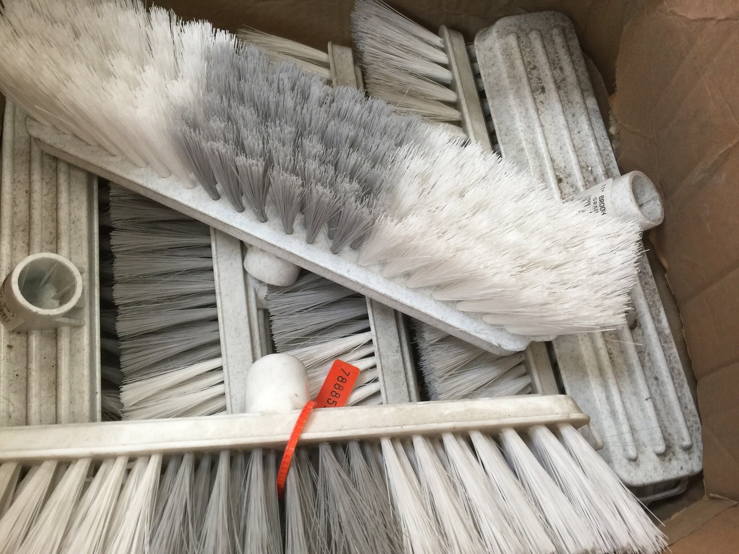 White Plastic Cleaning Brush @ 12" (pack 4)
